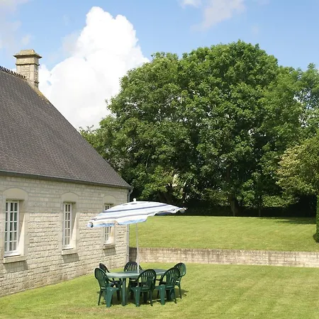 Quaint Holiday With Large Garden In Colomby *