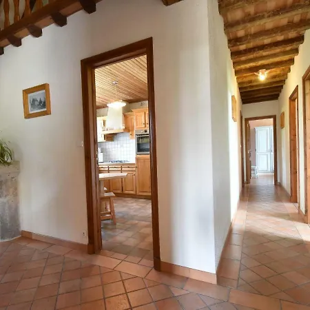 Quaint Holiday With Large Garden In Colomby בית נופש