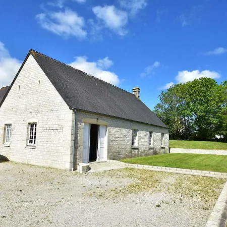 Quaint Holiday With Large Garden In Colomby *