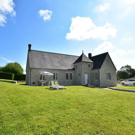 Quaint Holiday With Large Garden In Colomby