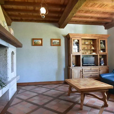 בית נופש Quaint Holiday With Large Garden In Colomby *