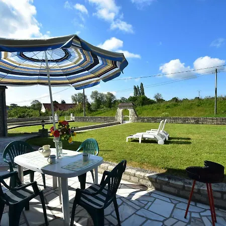 בית נופש Quaint Holiday With Large Garden In Colomby *