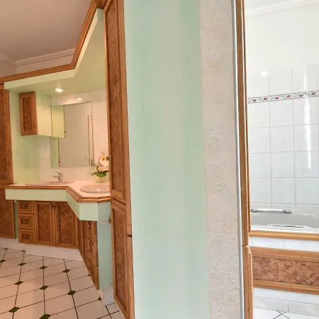 Quaint Holiday With Large Garden In Colomby